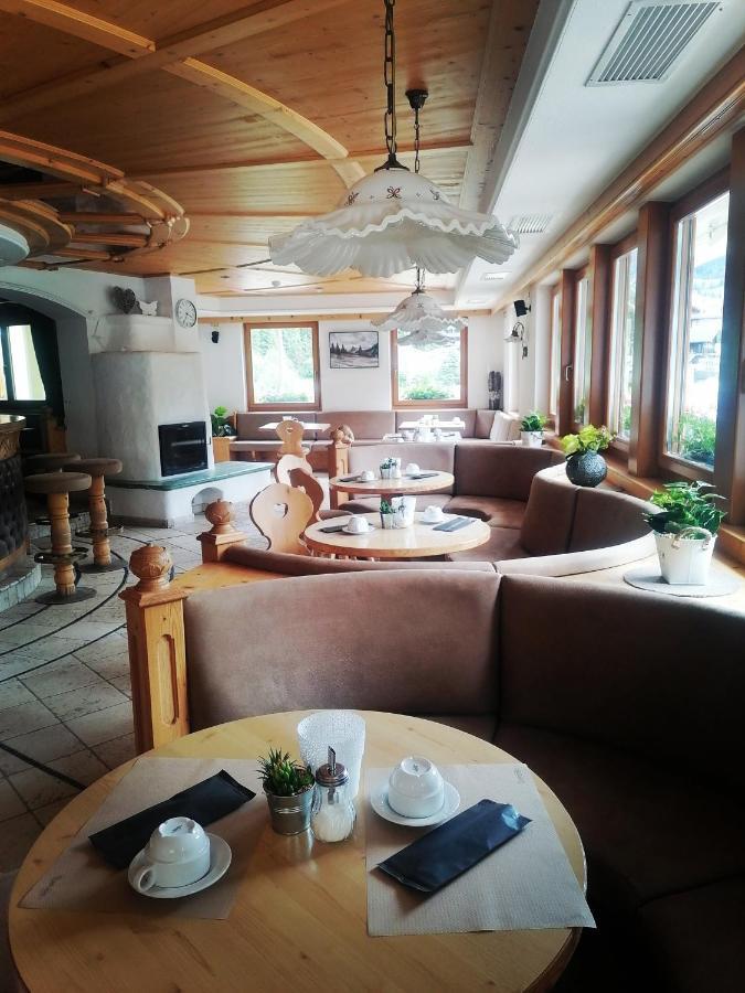 B&B Bracun كورفارا إنْ بادِيا المظهر الخارجي الصورة