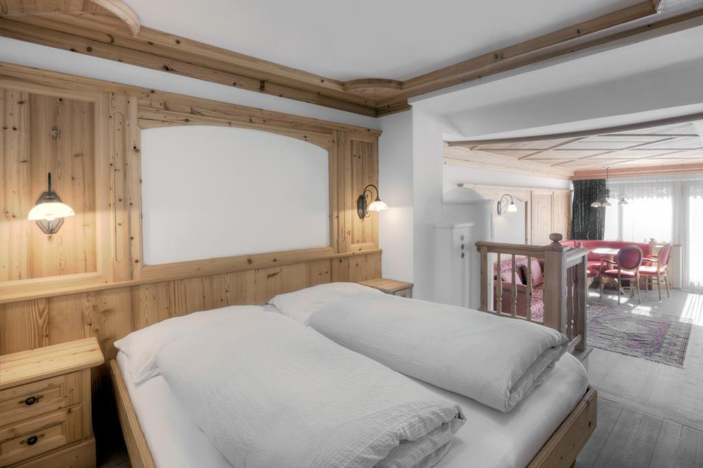 B&B Bracun كورفارا إنْ بادِيا الغرفة الصورة